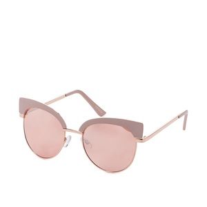 🕶 Signature Studio Sunglasses